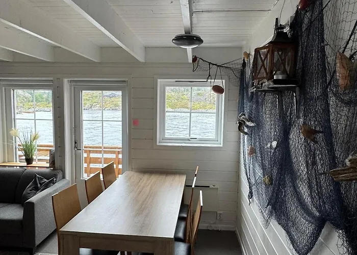 Cozy Oceanfront Escape