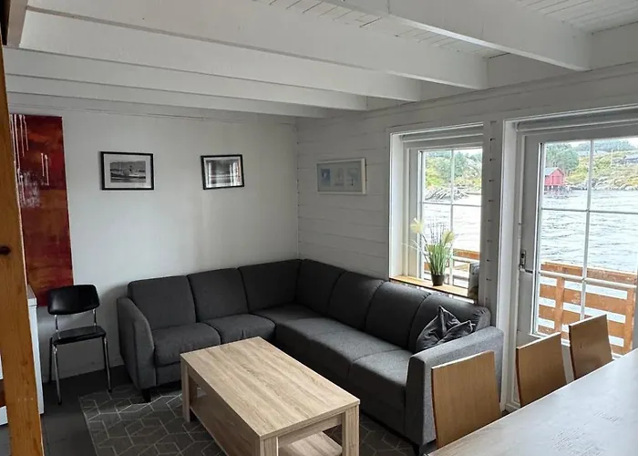 Cozy Oceanfront Escape Apartment *